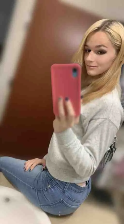 Julie, 23 ans