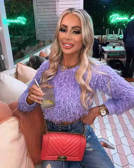 Charlotte, 32 ans