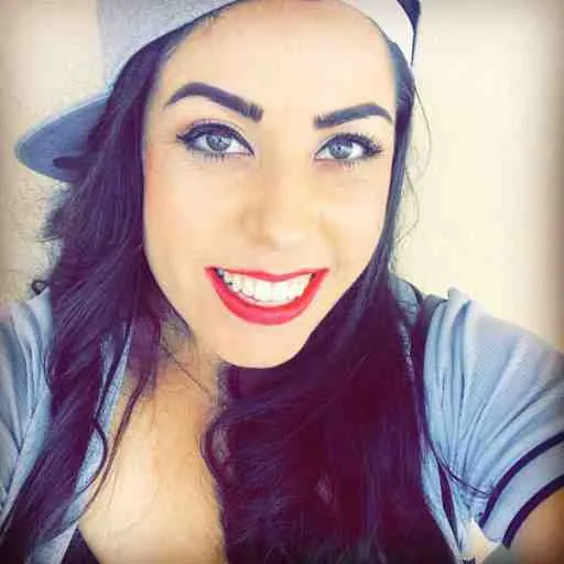 Laura, 23 ans