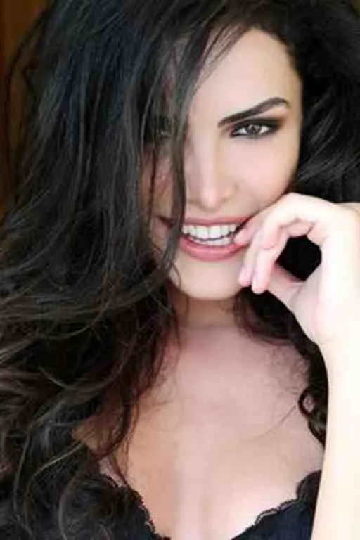 Cassandra, 23 ans