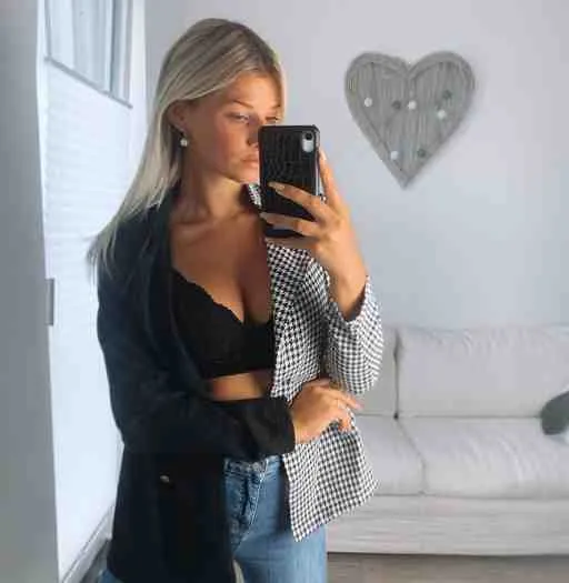 Julie, 22 ans